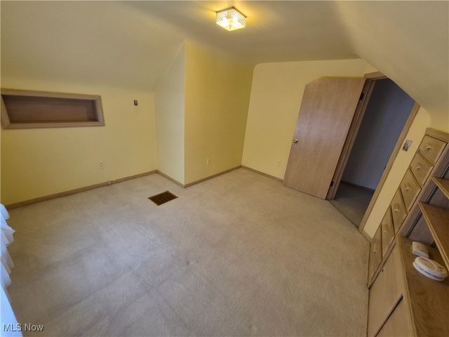 4998 N Barton Road, Lyndhurst, OH 44124