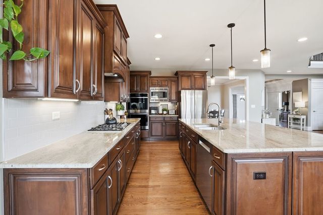 8743 Stone Creek Boulevard, Frankfort, IL 60423