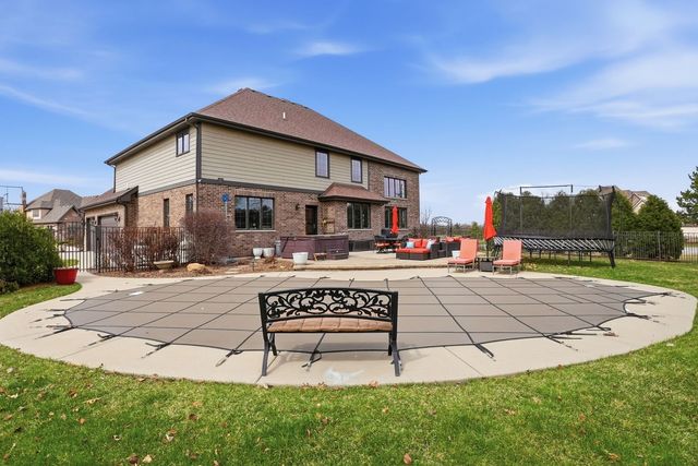 8743 Stone Creek Boulevard, Frankfort, IL 60423