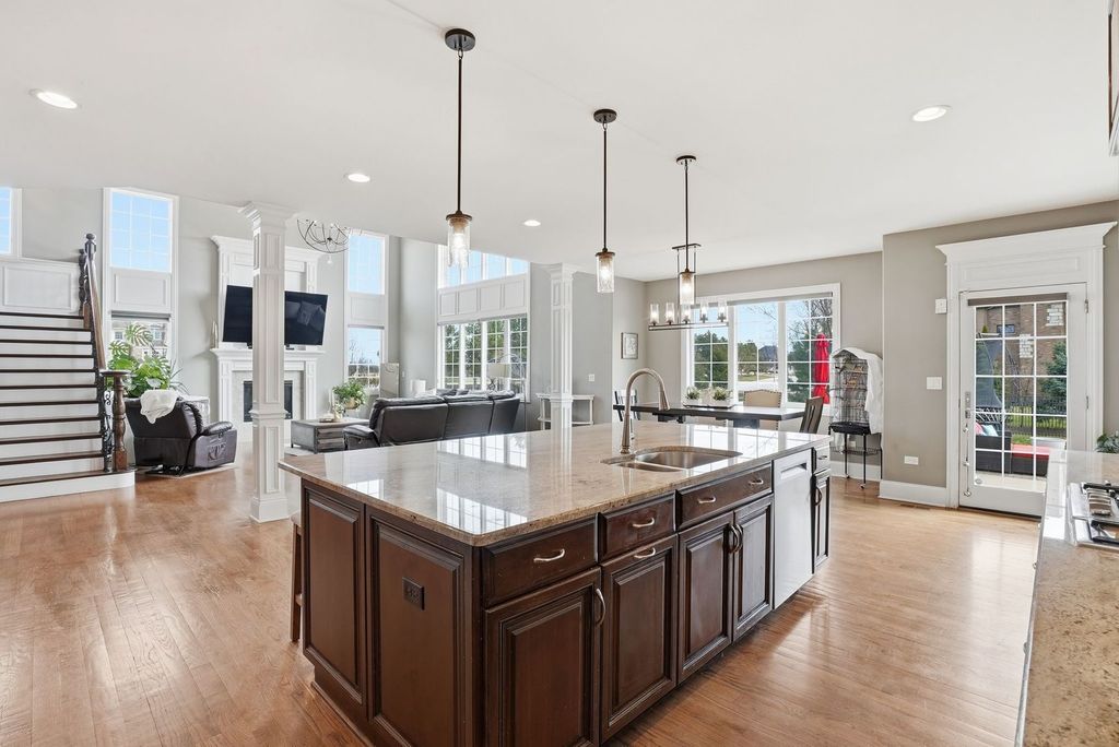 Image 14 of property listing at 8743 Stone Creek Boulevard, Frankfort, IL 60423