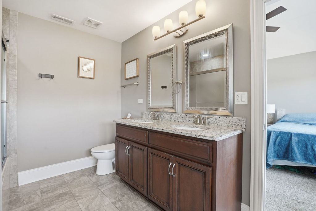 Image 27 of property listing at 8743 Stone Creek Boulevard, Frankfort, IL 60423