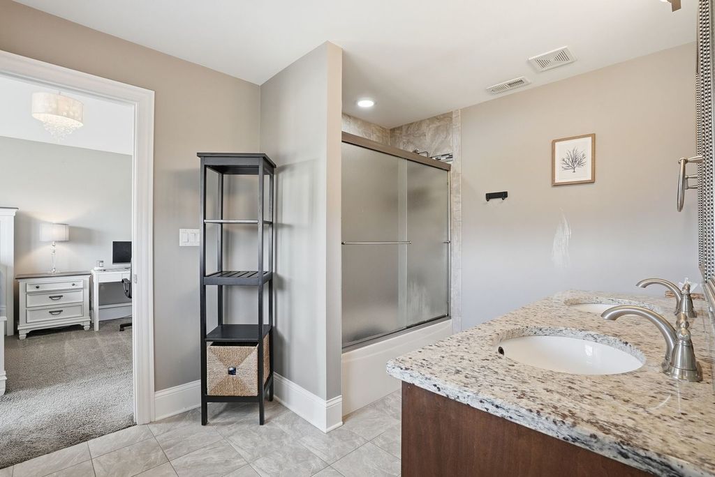 Image 28 of property listing at 8743 Stone Creek Boulevard, Frankfort, IL 60423