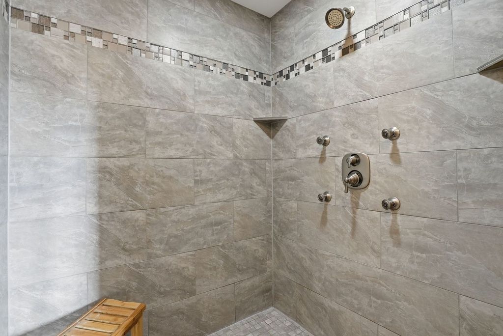 Image 40 of property listing at 8743 Stone Creek Boulevard, Frankfort, IL 60423