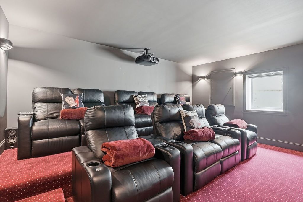 Image 53 of property listing at 8743 Stone Creek Boulevard, Frankfort, IL 60423