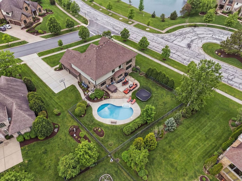 Image 75 of property listing at 8743 Stone Creek Boulevard, Frankfort, IL 60423