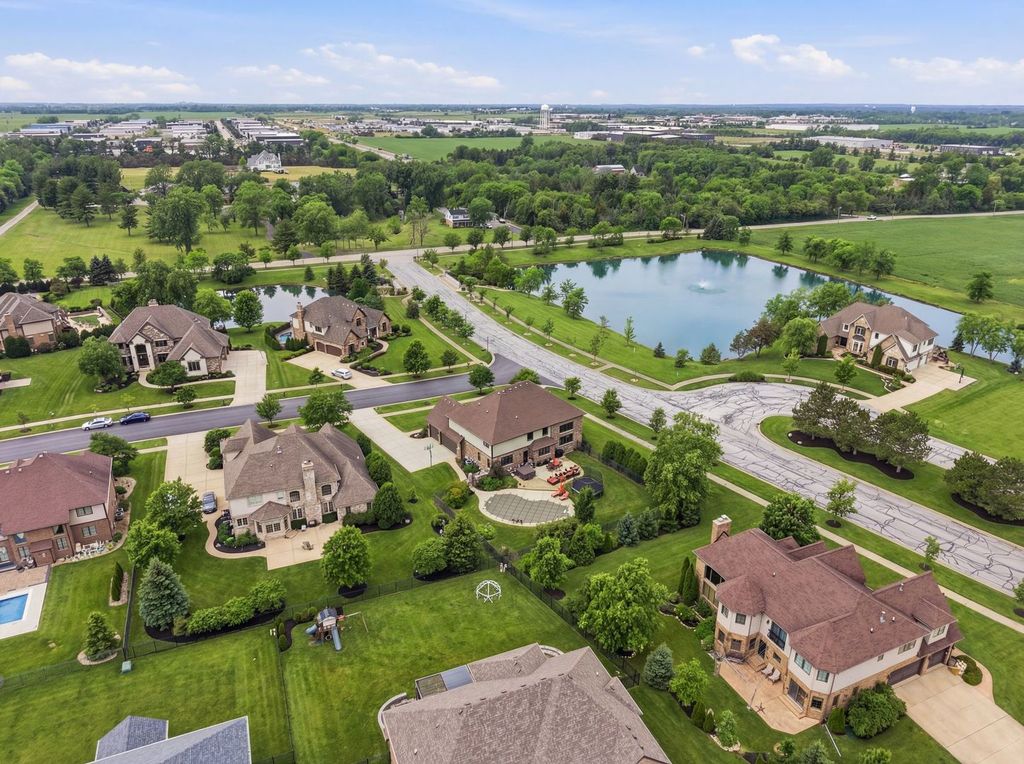 Image 78 of property listing at 8743 Stone Creek Boulevard, Frankfort, IL 60423