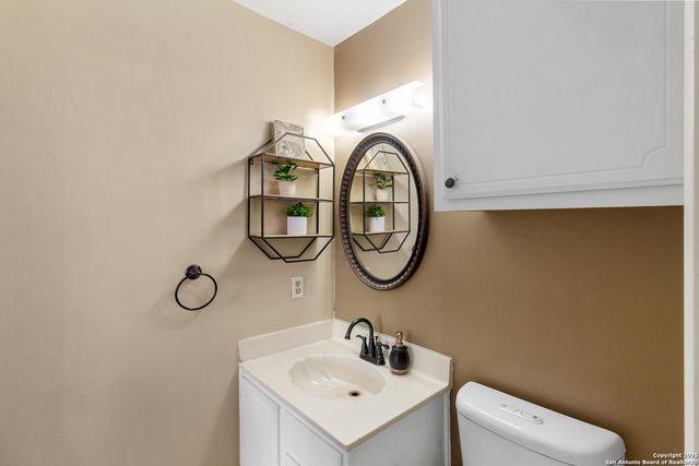 9410 Valley Bend, San Antonio, TX 78250