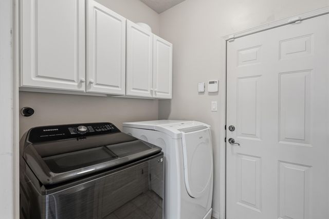 9027 Village Avenue NE, Albuquerque, NM 87122