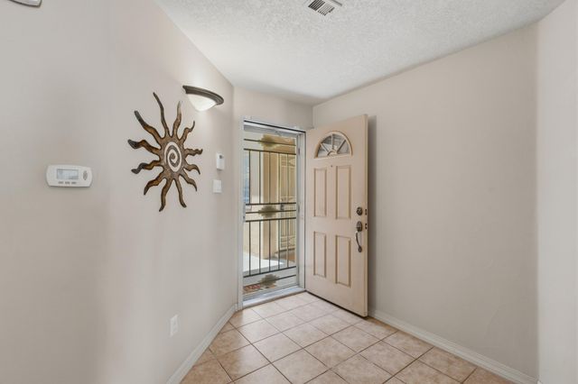9027 Village Avenue NE, Albuquerque, NM 87122