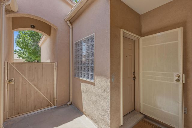 9027 Village Avenue NE, Albuquerque, NM 87122