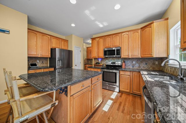 141 Riverfront Parkway, Mount Holly, NC 28120
