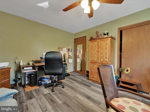 2190 GILBERTSVILLE RD, Pottstown, PA 19464