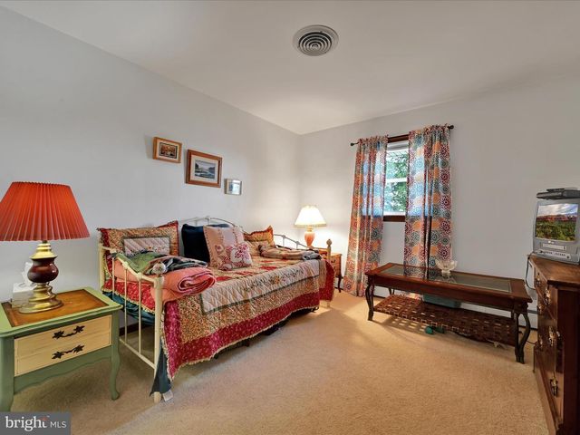 2190 GILBERTSVILLE RD, Pottstown, PA 19464