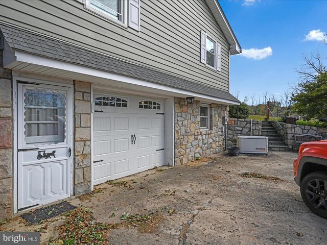 2190 GILBERTSVILLE RD, Pottstown, PA 19464