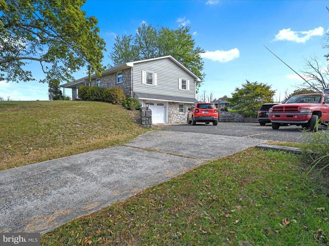 2190 GILBERTSVILLE RD, Pottstown, PA 19464