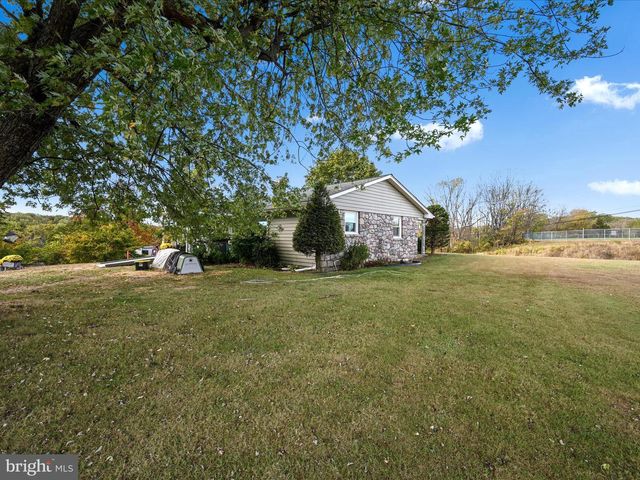 2190 GILBERTSVILLE RD, Pottstown, PA 19464