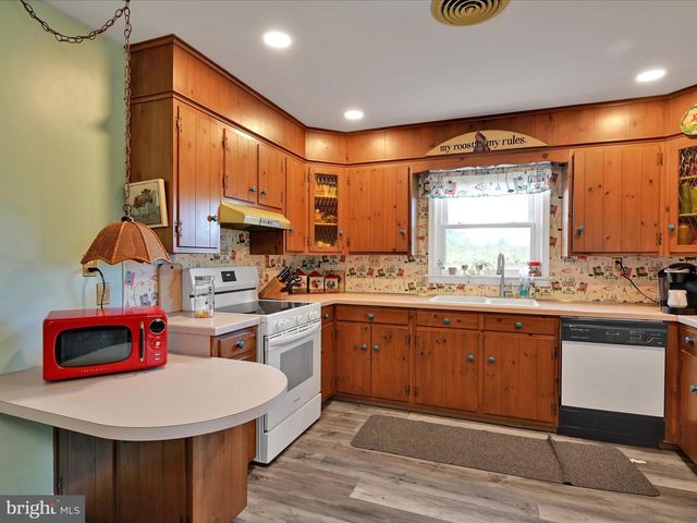 2190 GILBERTSVILLE RD, Pottstown, PA 19464