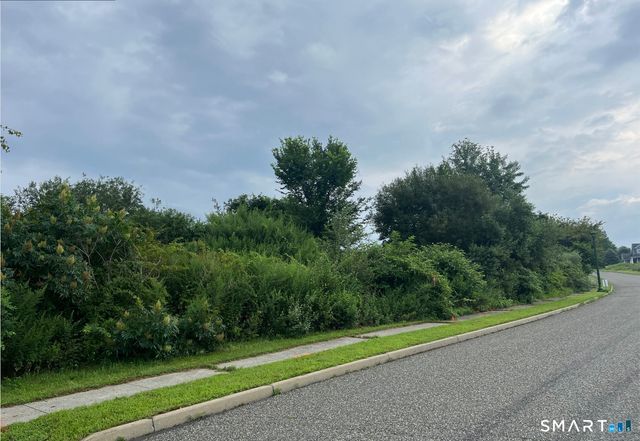 29 Farm View Drive, Norwich, CT 06360