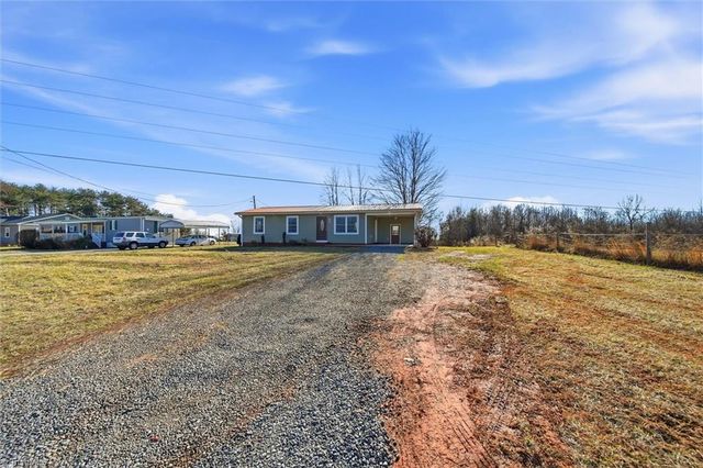 2013 Liberty Church Road, Yadkinville, NC 27055