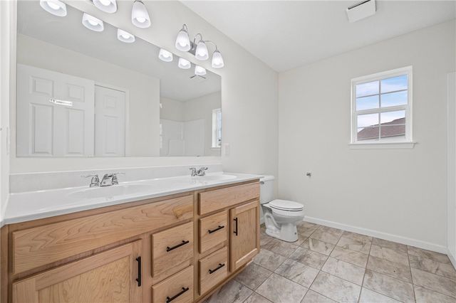 38 Kingsbarn Road, Henrietta, NY 14586