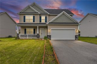 38 Kingsbarn Road, Henrietta, NY 14586
