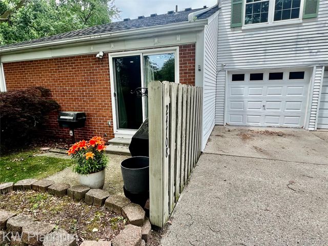 24708 Spring Lane Lane 37, Harrison Charter Township, MI 48045