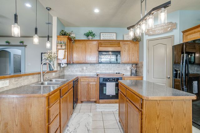 1733 Colorado Drive, Burleson, TX 76028