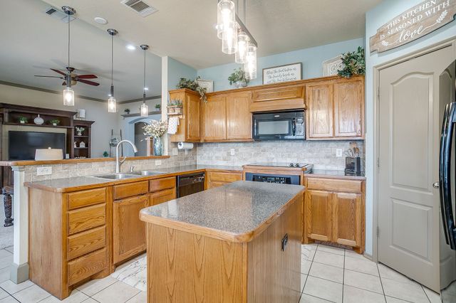 1733 Colorado Drive, Burleson, TX 76028