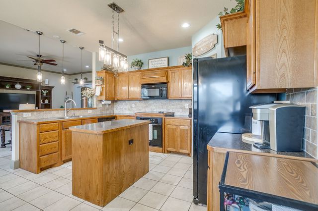 1733 Colorado Drive, Burleson, TX 76028