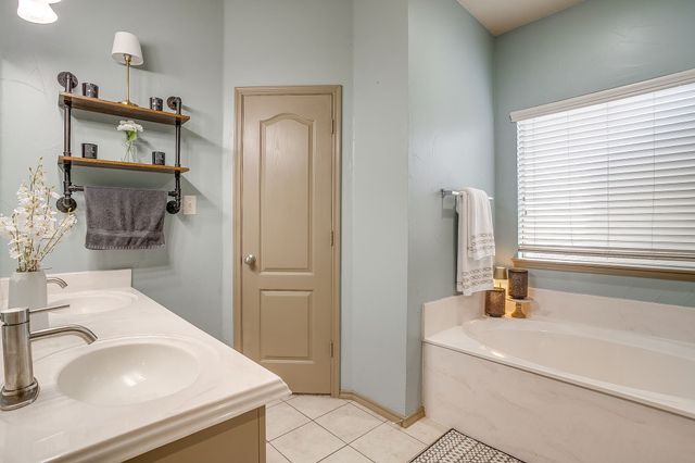 1733 Colorado Drive, Burleson, TX 76028