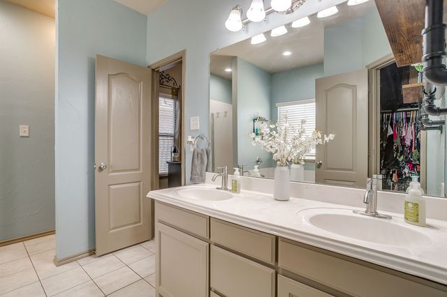 1733 Colorado Drive, Burleson, TX 76028