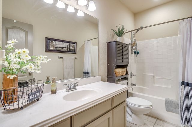 1733 Colorado Drive, Burleson, TX 76028