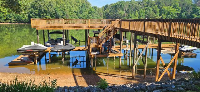 515 Cambridge CT F1, Hardy, VA 24101