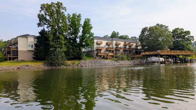 515 Cambridge CT F1, Hardy, VA 24101