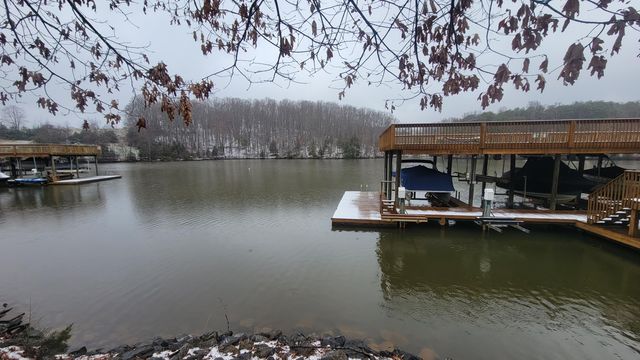 515 Cambridge CT F1, Hardy, VA 24101