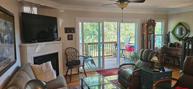 515 Cambridge CT F1, Hardy, VA 24101
