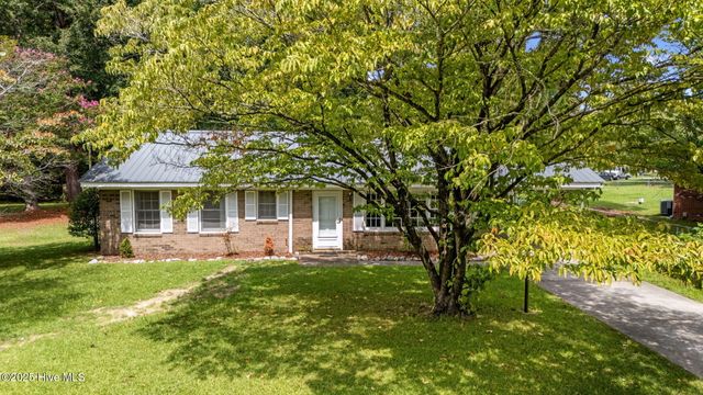 203 Caddie Court, Greenville, NC 27858