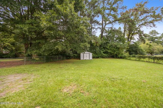 203 Caddie Court, Greenville, NC 27858