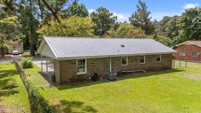 203 Caddie Court, Greenville, NC 27858