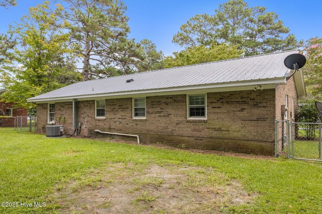 203 Caddie Court, Greenville, NC 27858