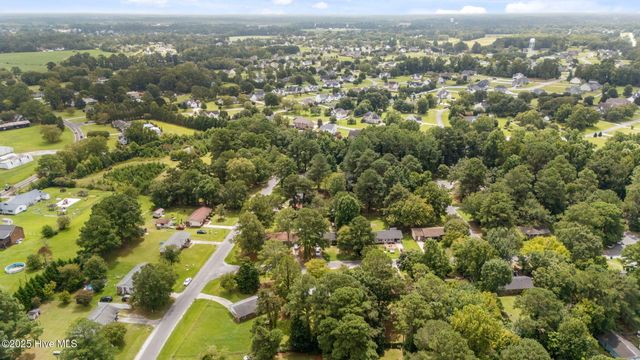 203 Caddie Court, Greenville, NC 27858