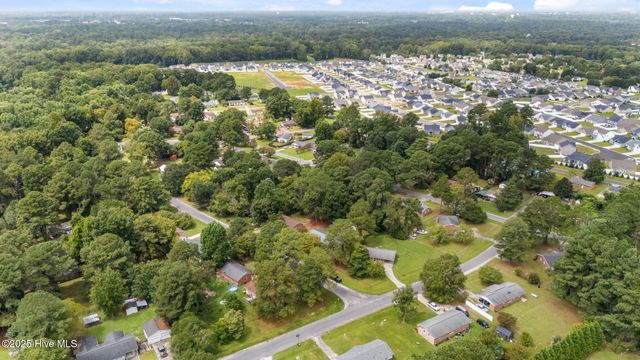 203 Caddie Court, Greenville, NC 27858