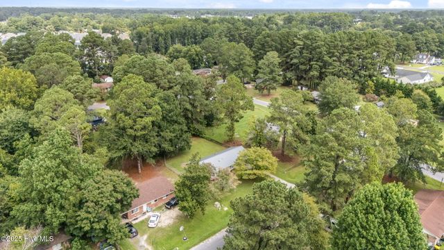 203 Caddie Court, Greenville, NC 27858