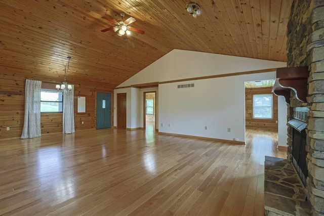 2776 Longbranch Road, Union, KY 41091