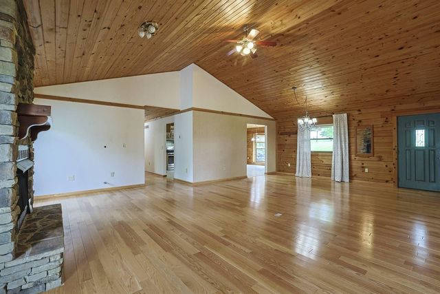 2776 Longbranch Road, Union, KY 41091
