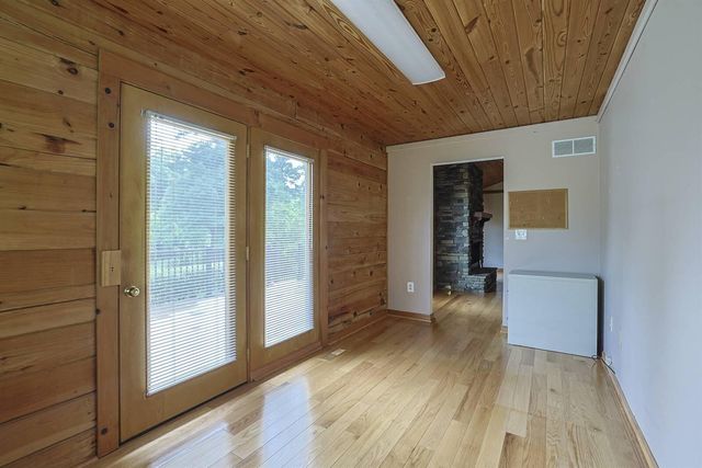 2776 Longbranch Road, Union, KY 41091