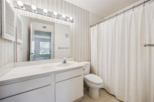 1601 S Shepherd Drive 207, Houston, TX 77019