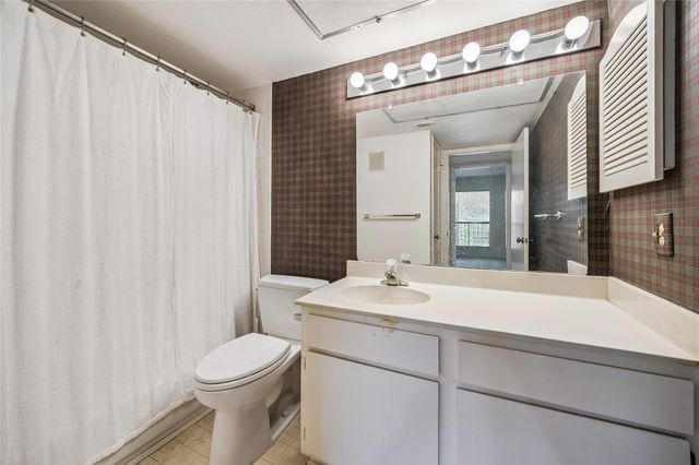 1601 S Shepherd Drive 207, Houston, TX 77019