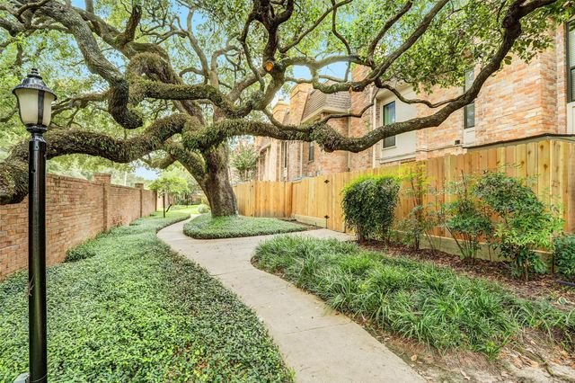 1601 S Shepherd Drive 207, Houston, TX 77019