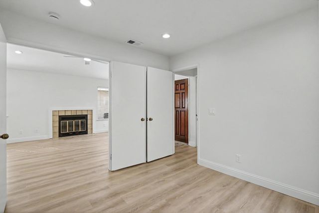 466 De Mar Dr, Sacramento, CA 95831